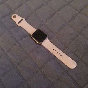 I have a light pink series 4 brand new with extra band 200 or obo